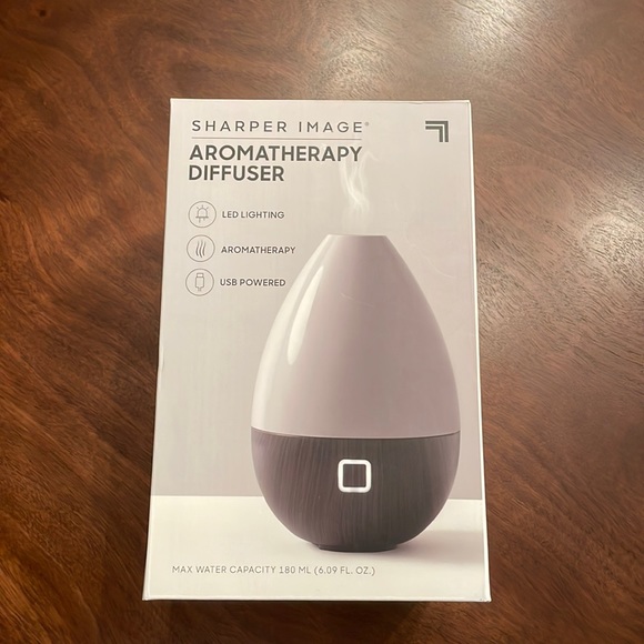 Essential Aromatherapy Diffuser - Picture 2 of 4